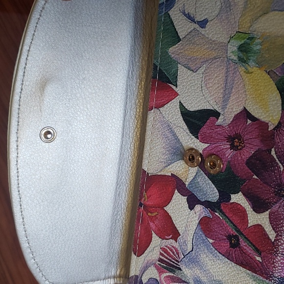 Dana Buchman 🌺 Floral Print Wristlet Clutch Wallet  - Picture 5 of 12